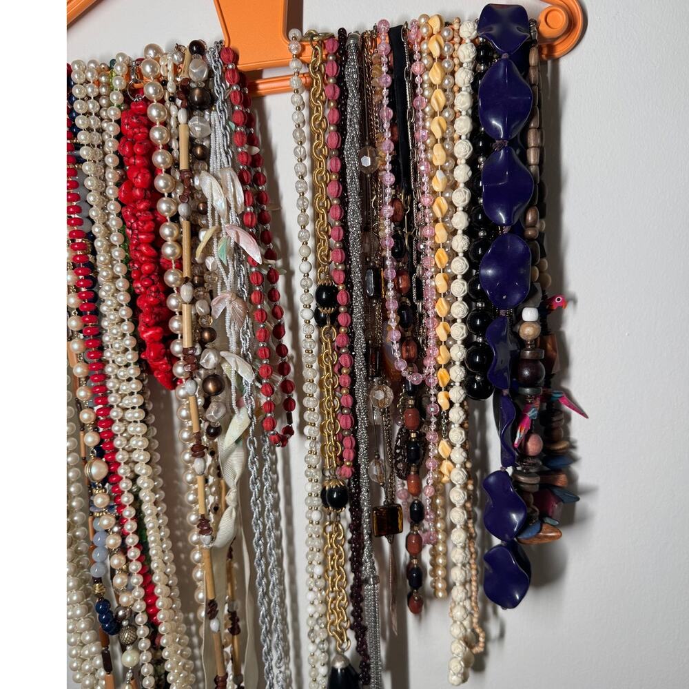 Over 6 Lbs Vintage Costume Necklaces Beaded Statement Multi Color Lot‎ SN101 - Picture 8 of 9